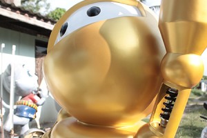 หุ่นยนตร์สีทอง(golden robot)