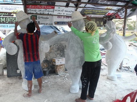 ภาพบรรยากาศที่โรงงาน ไฟเบอร์กลาส ของอนูบิสท์เอ็ฟเอ็กส์